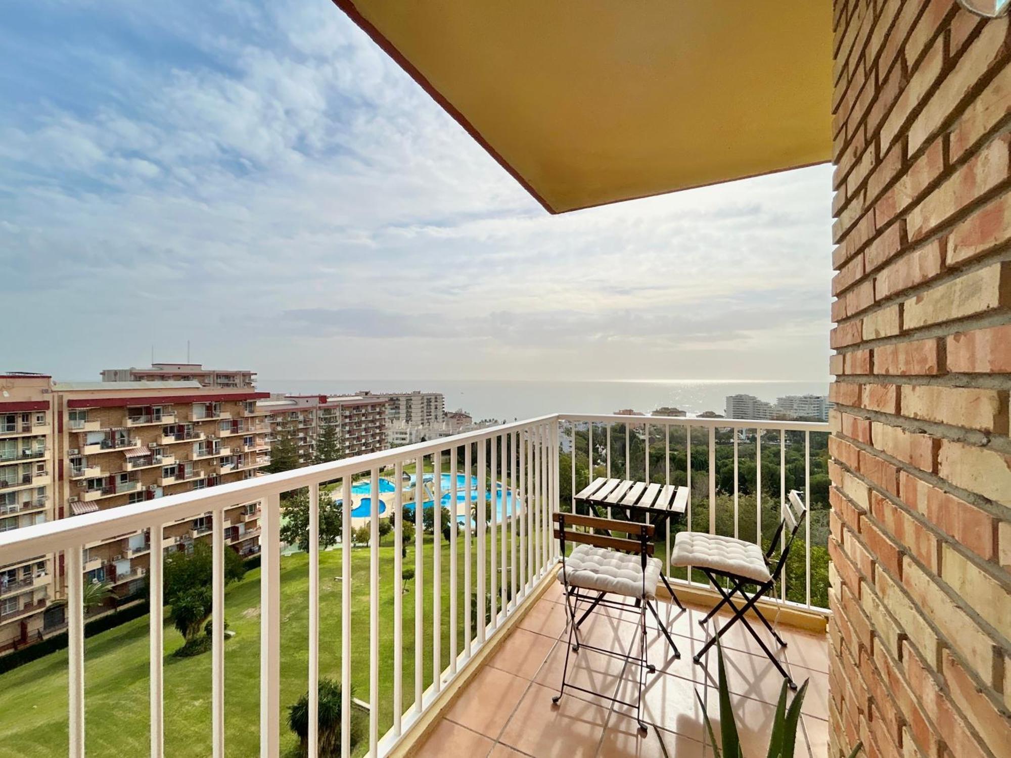 Acogedor Apartamento En Benalmadena Vistas Esterno foto